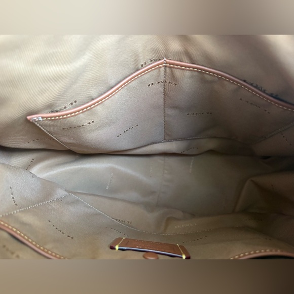 COACH NWOT Pebble Leather Cary Shoulder Bag in Bubblegum - Picture 11 of 12